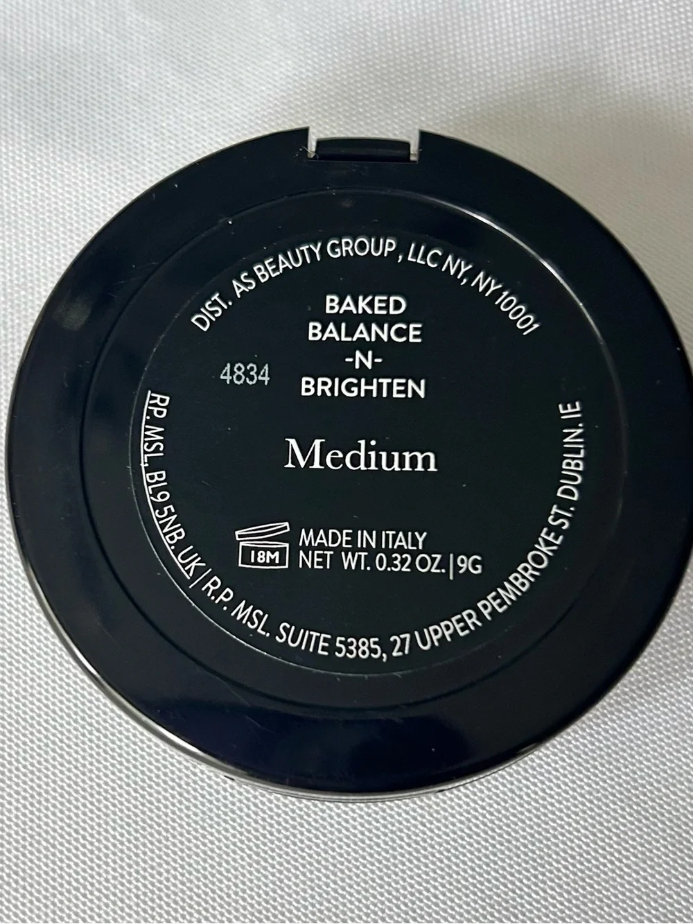 Laura Geller Baked and Balanced Powder in Medium